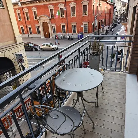 Apartment 3 Amici